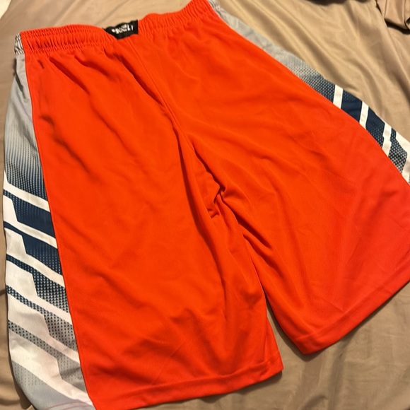 Boys XL Under Armour shorts! - Picture 4 of 6